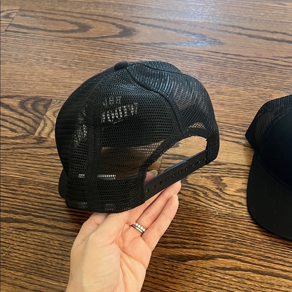 Snap Back hats - Picture 2 of 3